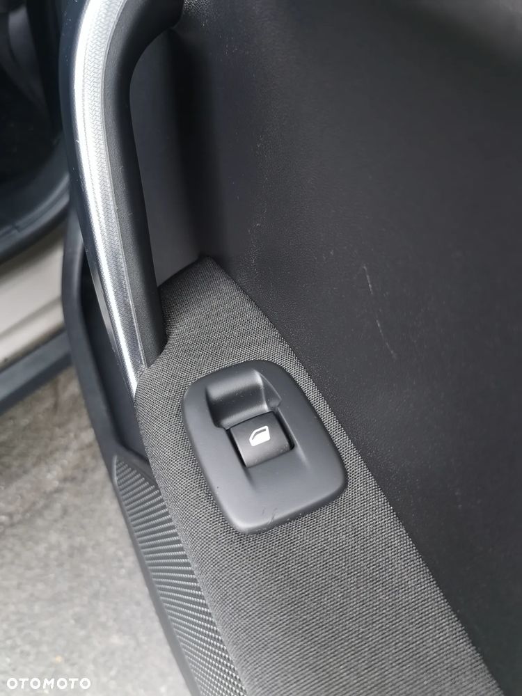 Peugeot 2008 BlueHDi 100 STOP & START Active - 12