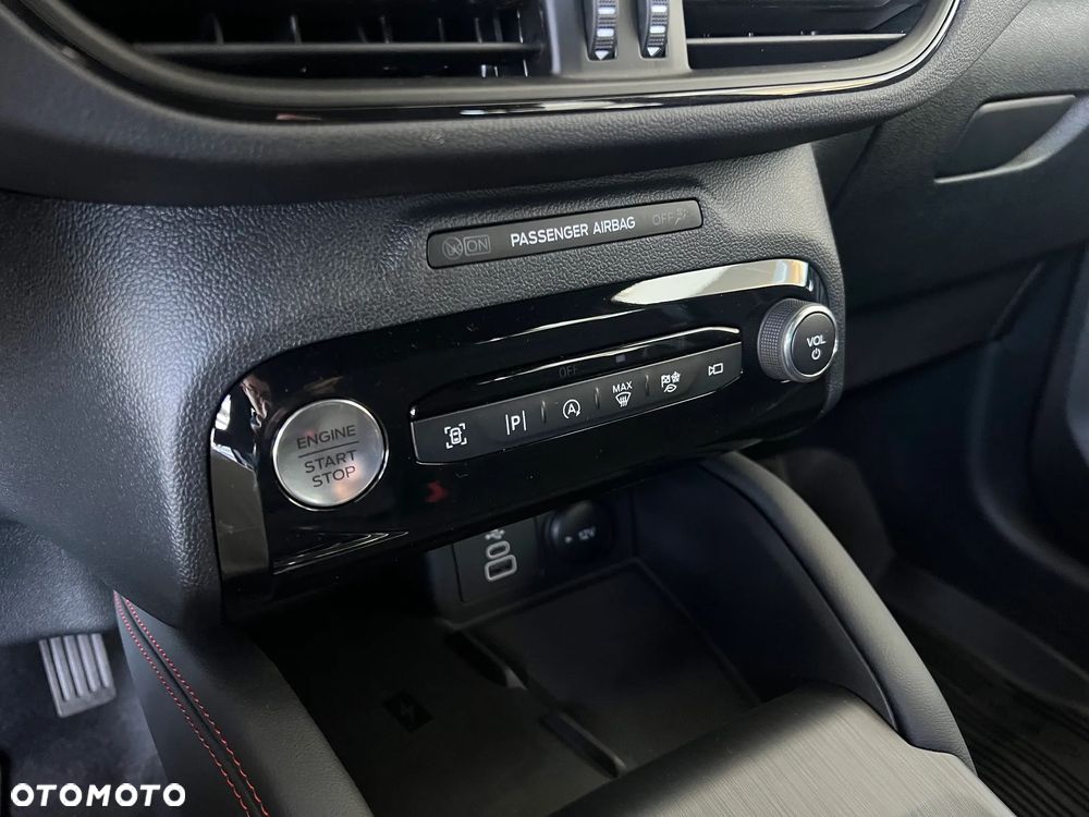 Ford Kuga - 12