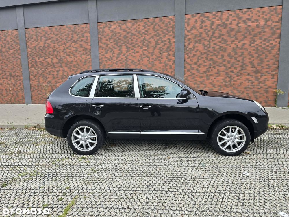 Porsche Cayenne - 4