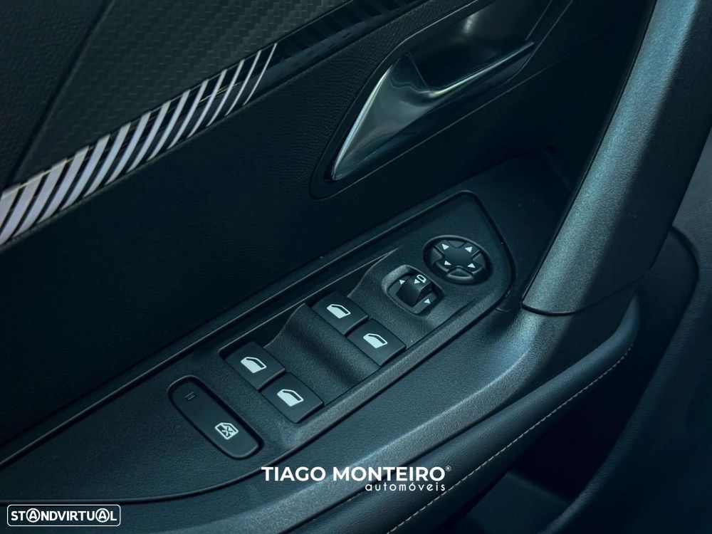 Peugeot 2008 1.2 Hybrid Allure e-DCS6 - 58