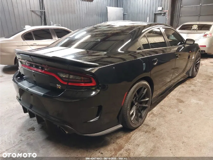 Dodge Charger 6.4 Scat Pack - 4