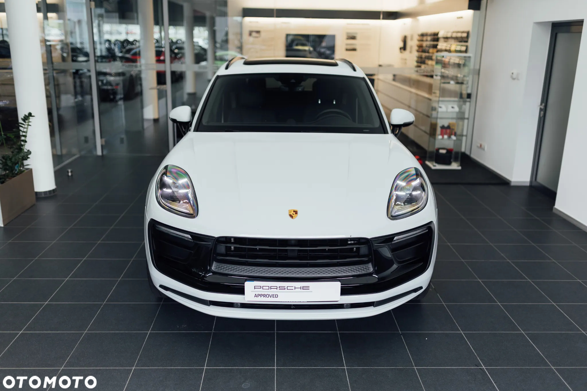 Porsche Macan Standard - 4