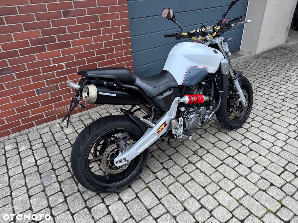 Yamaha MT - 2