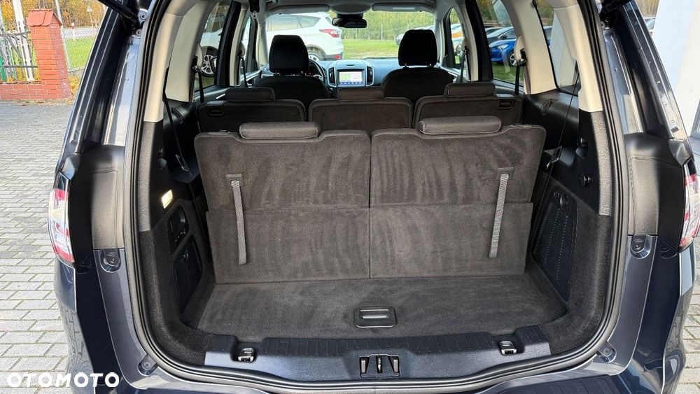 Ford Galaxy - 16