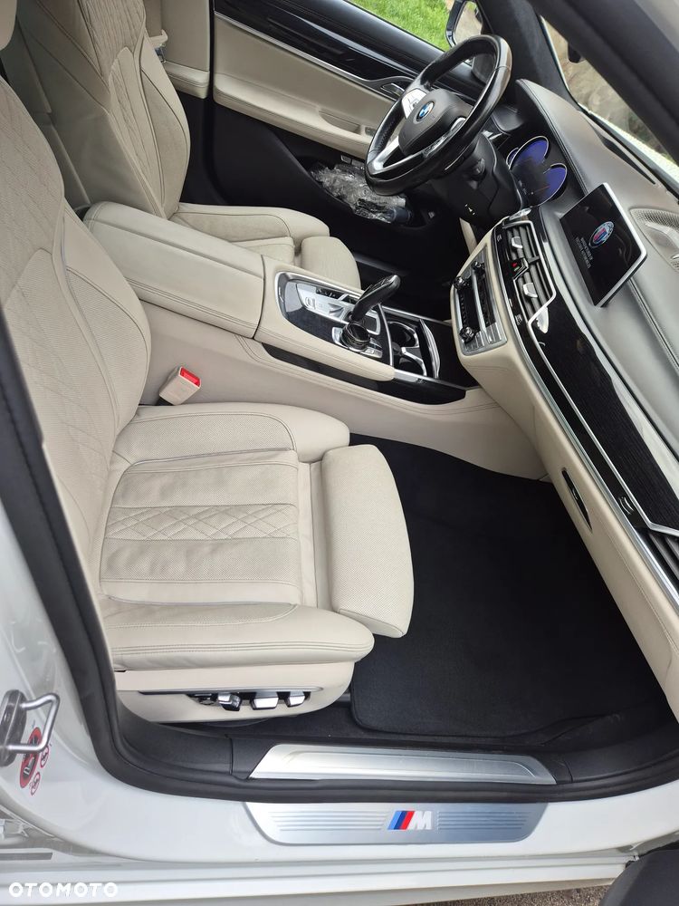 BMW Seria 7 740d xDrive - 14