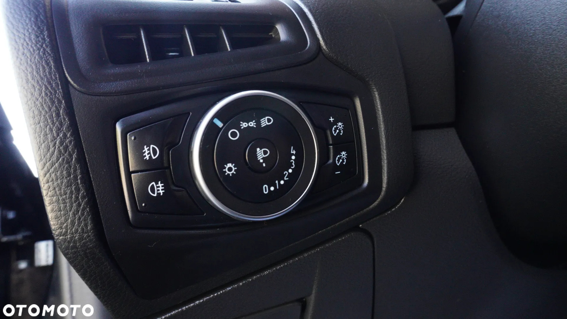 Ford Focus 1.5 EcoBlue Active Business - 32