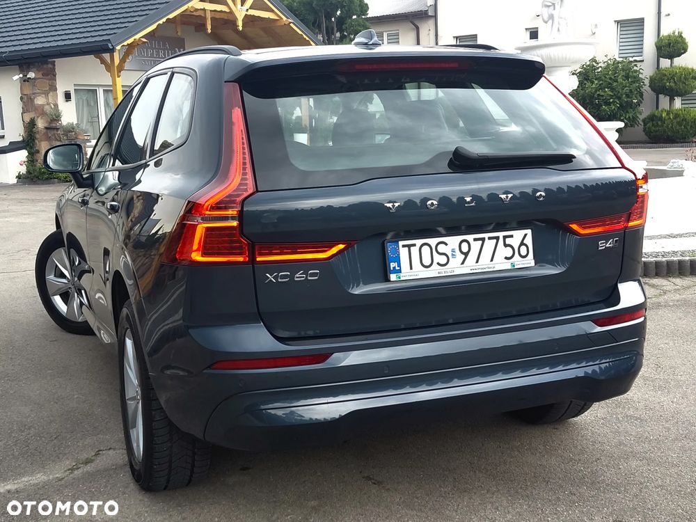 Volvo XC 60 B4 D AWD Geartronic Momentum - 3