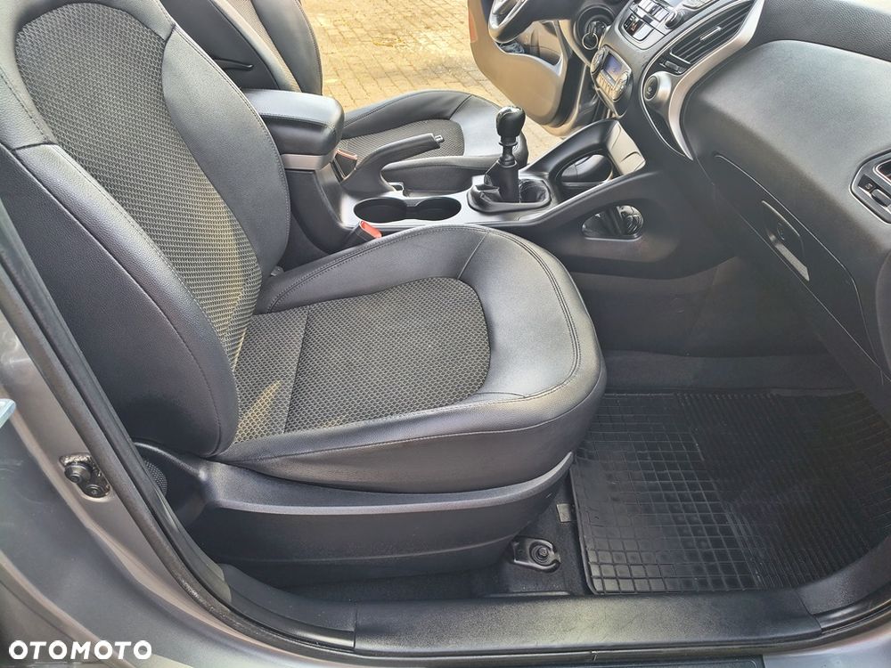 Hyundai ix35 1.6 2WD blue Trend - 24