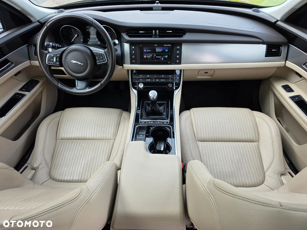 Jaguar XF - 7