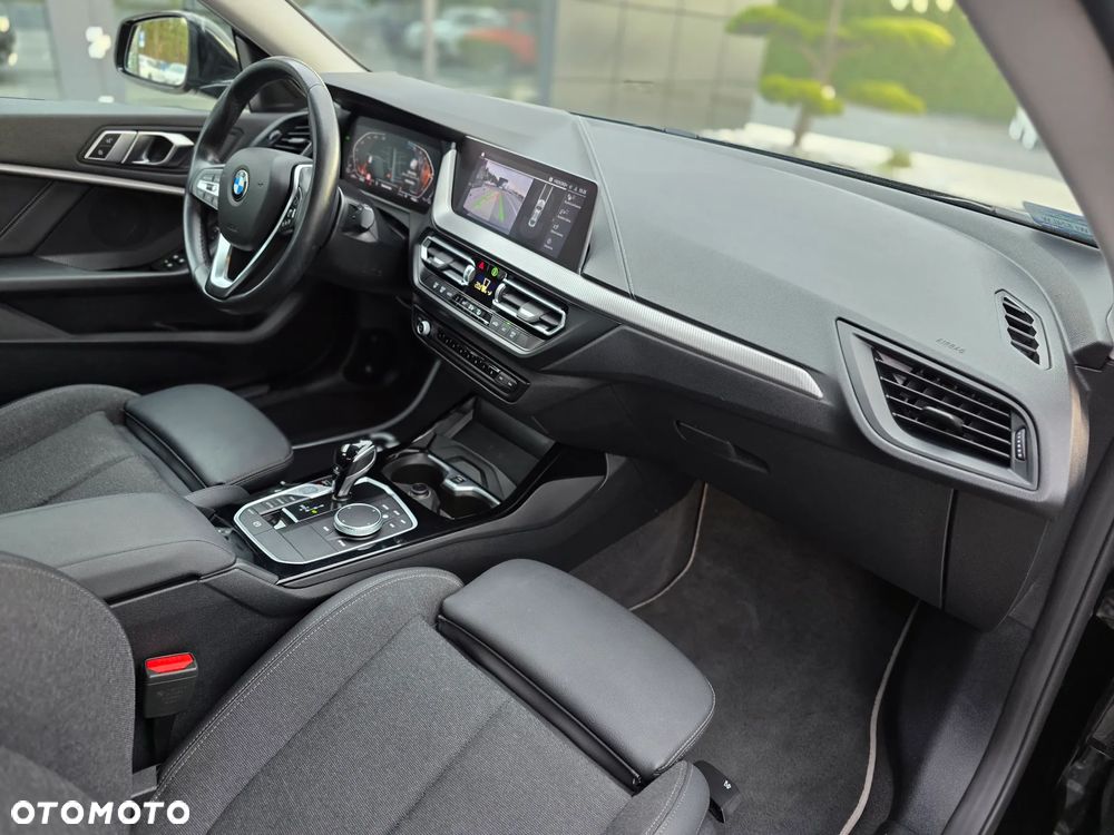 BMW Seria 2 220d xDrive Sport Line sport - 18