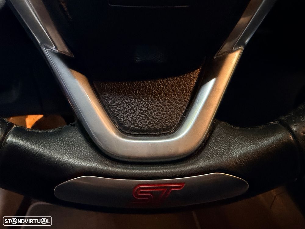 Ford Fiesta 1.6 EcoBoost c/ Pack Pele Desportiva ST - 21