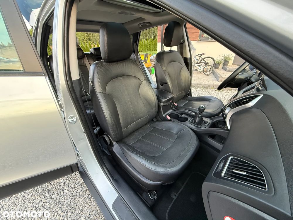 Hyundai ix35 2.0 CRDi 4WD Premium - 23
