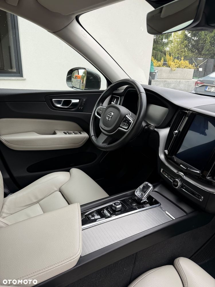 Volvo XC 60 B5 B AWD Inscription - 4
