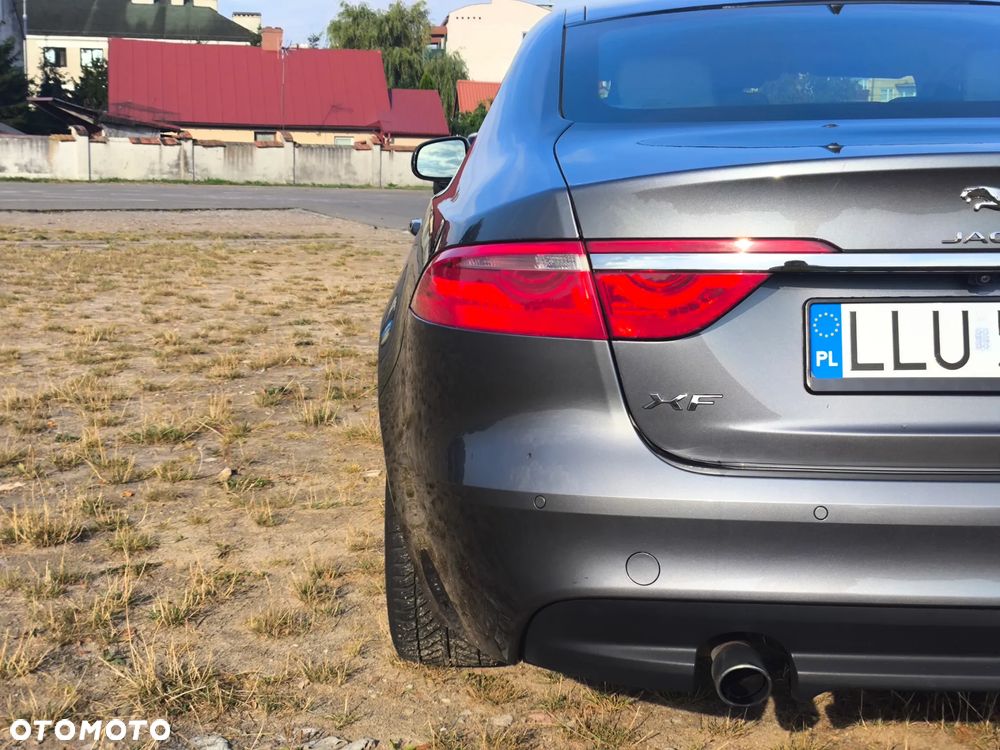 Jaguar XF 2.0 T Prestige - 18