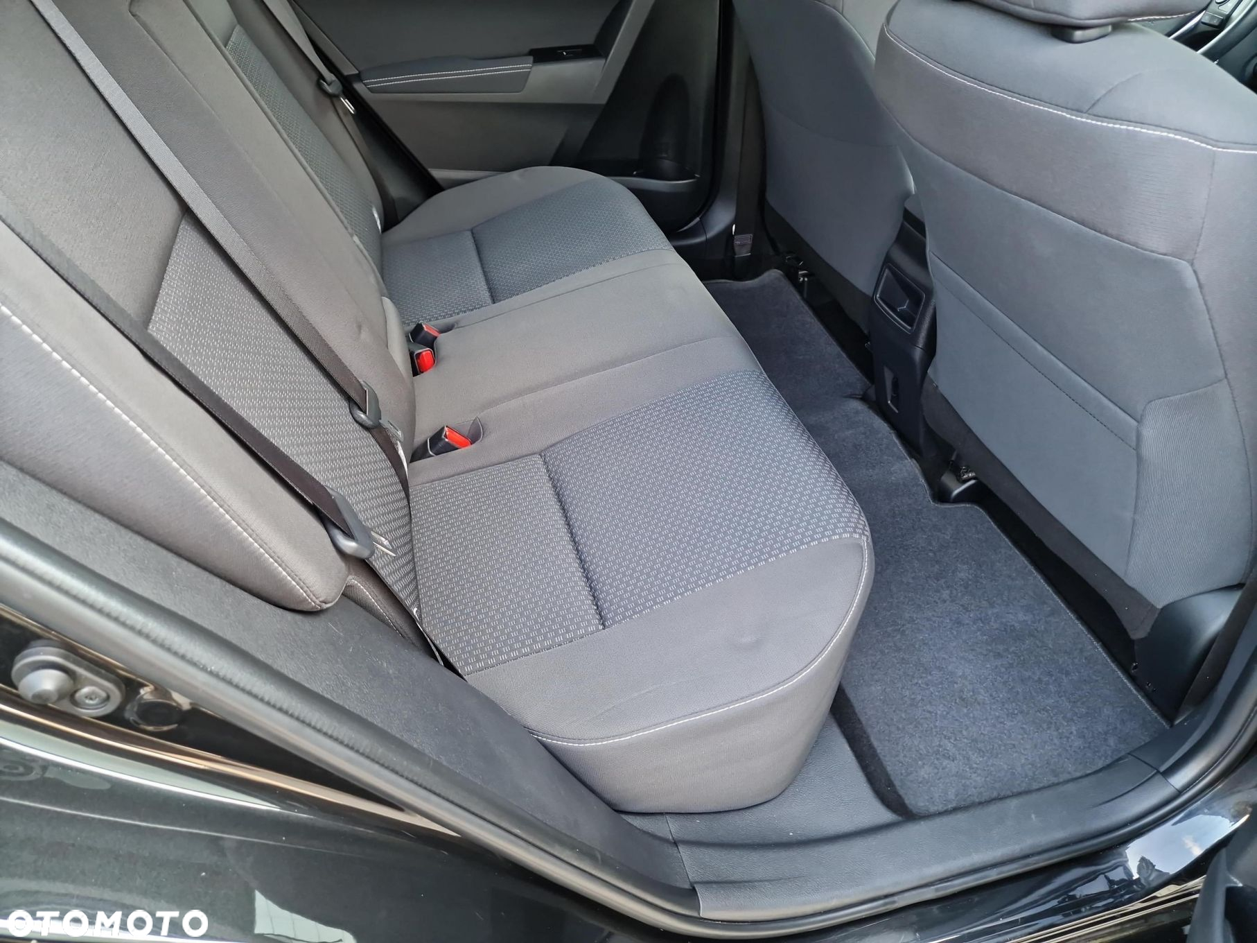Toyota Corolla 1.6 Premium EU6 - 13