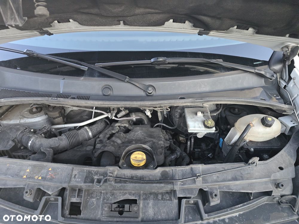 Nissan NV300 - 12