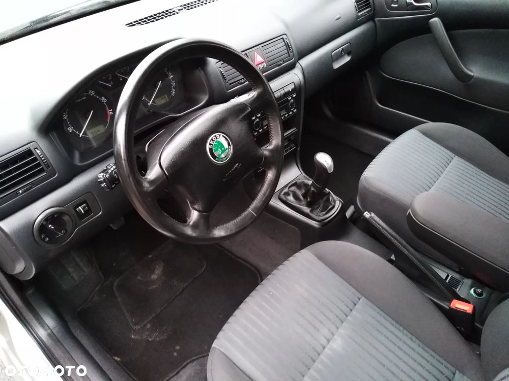 Skoda Octavia 2.0 Combi Ambiente 4x4 - 39