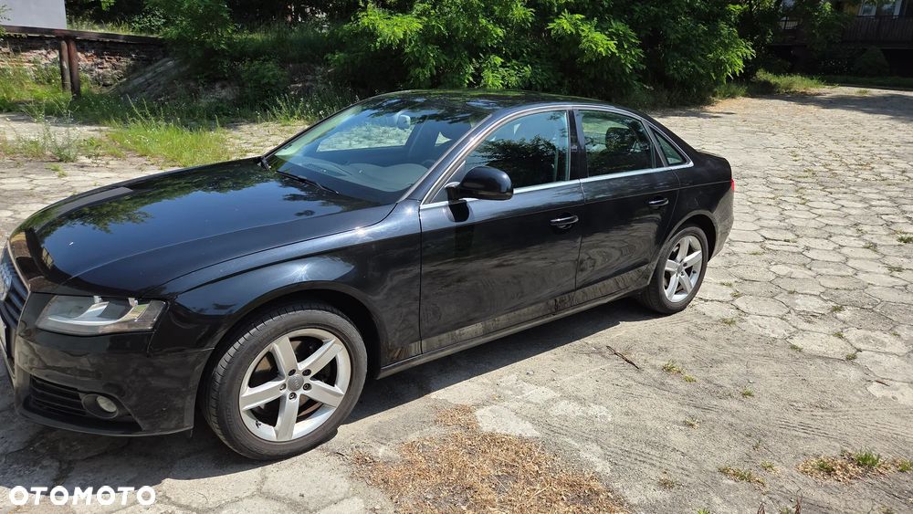 Audi A4 Limousine - 1
