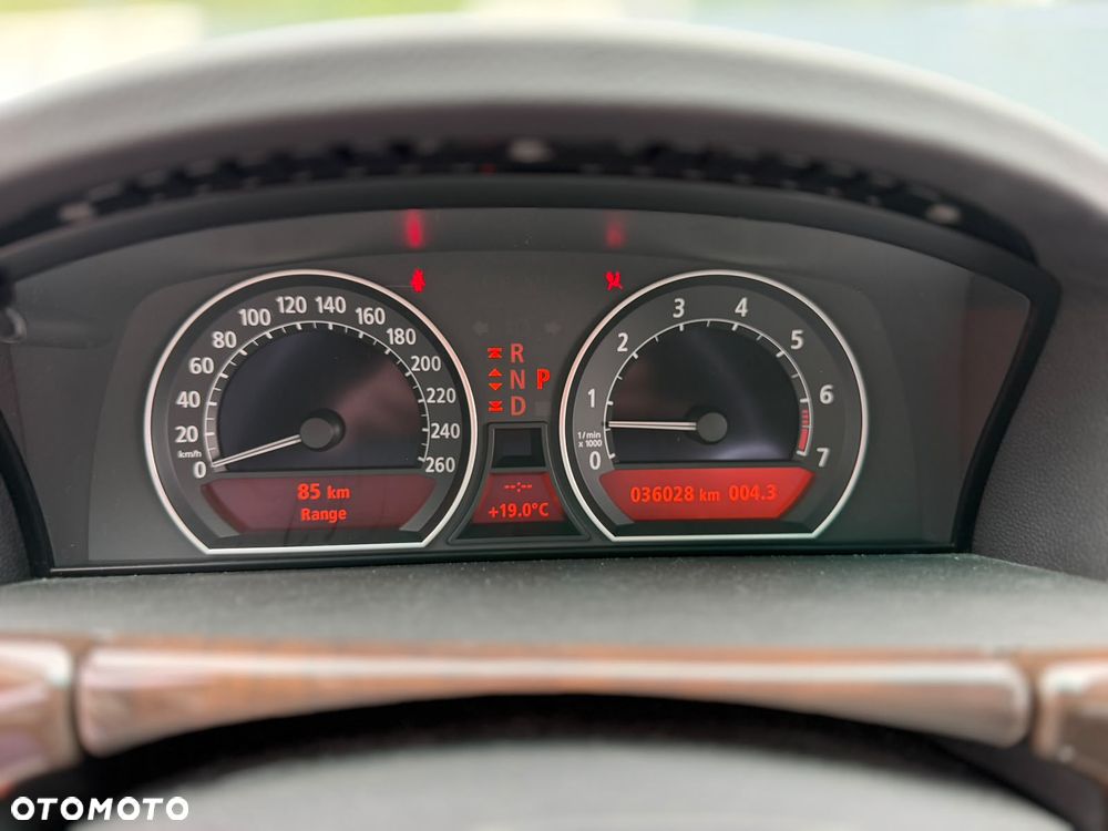 BMW Seria 7 740i - 30