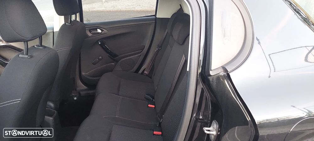 Peugeot 208 1.6 BlueHDi Style - 19
