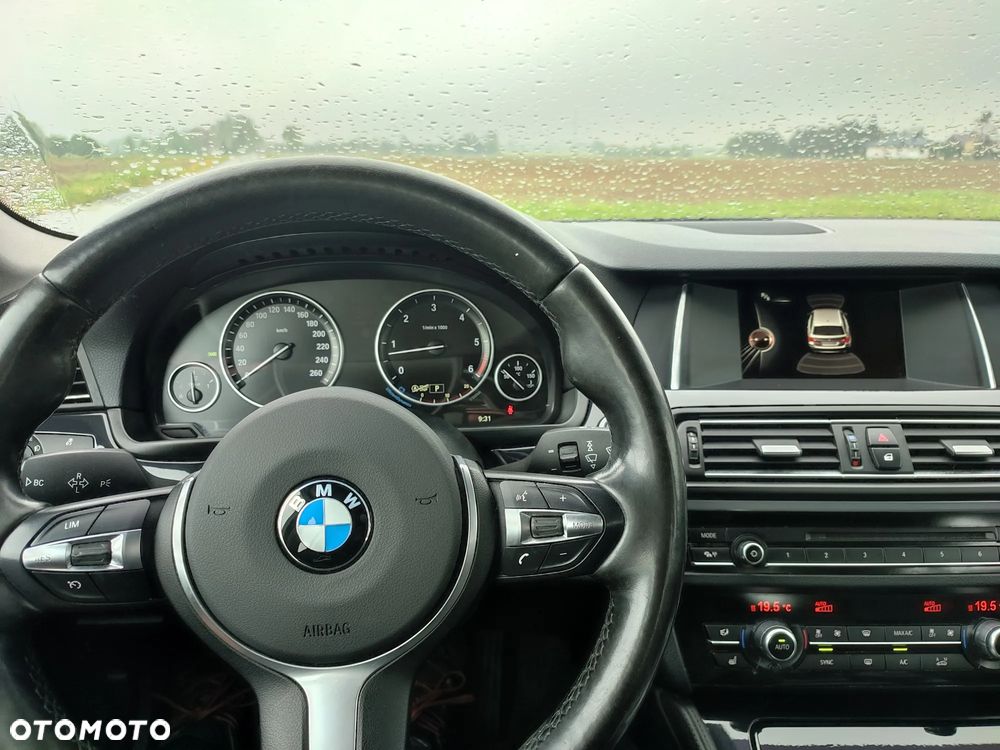 BMW Seria 5 530d xDrive - 9