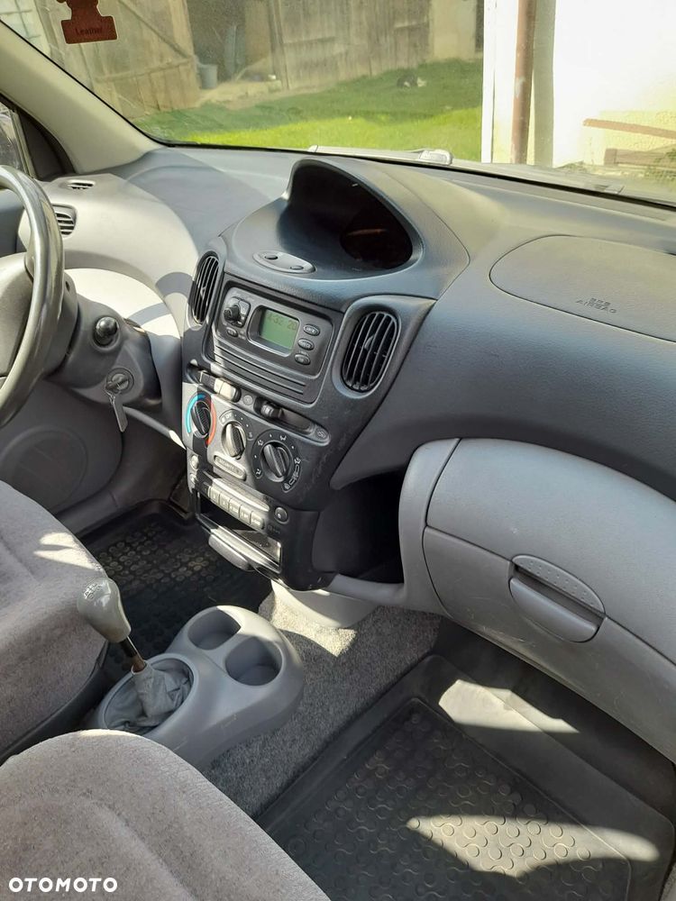 Toyota Yaris Verso 1.3 - 2