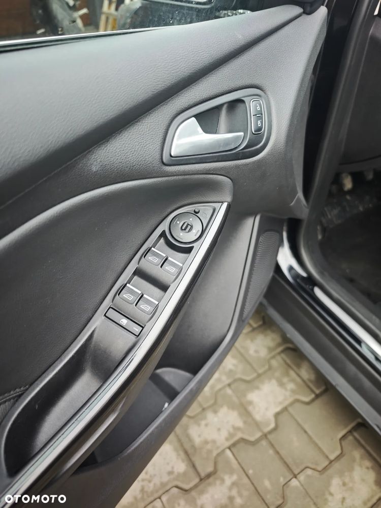 Ford Focus SW - 12