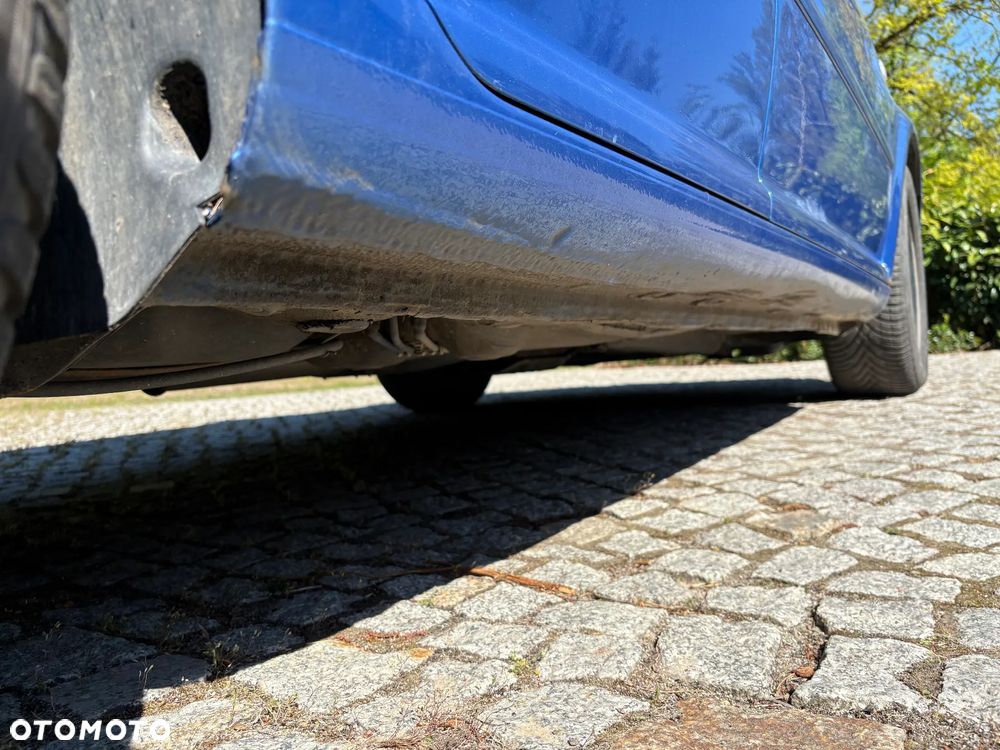 Volkswagen Golf - 22