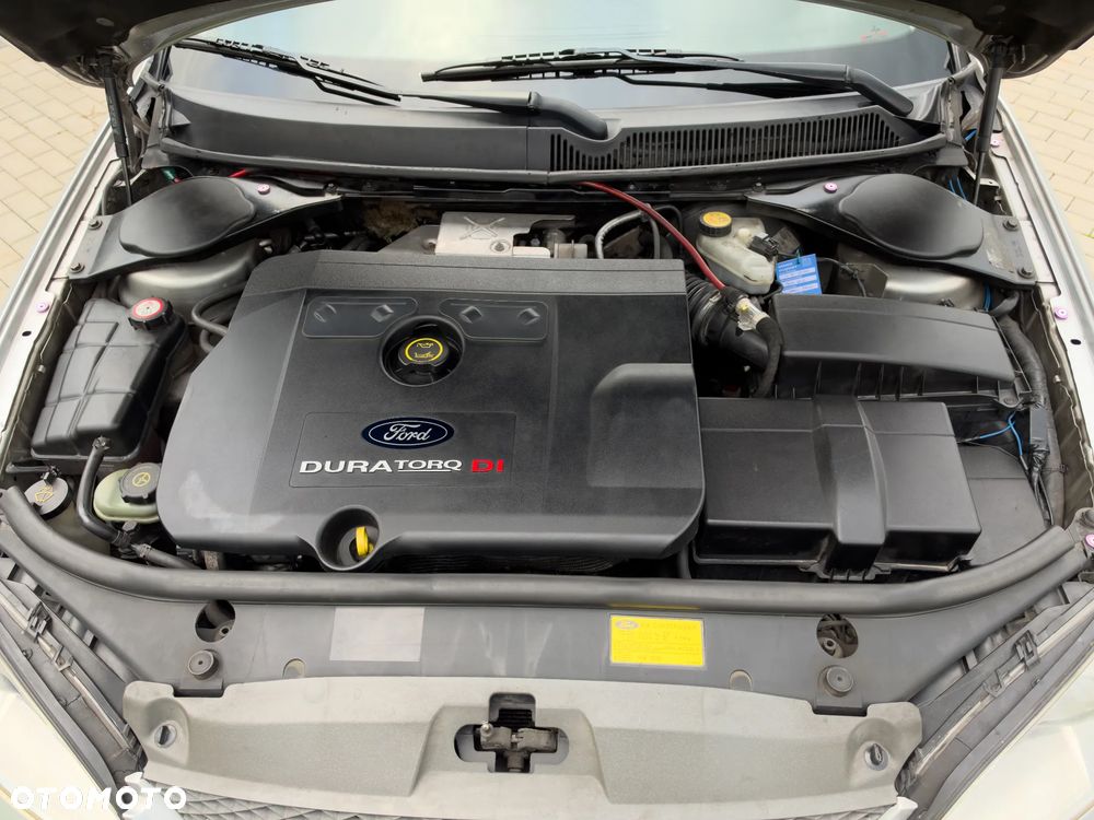 Ford Mondeo 2.0 TDDi Ghia - 14