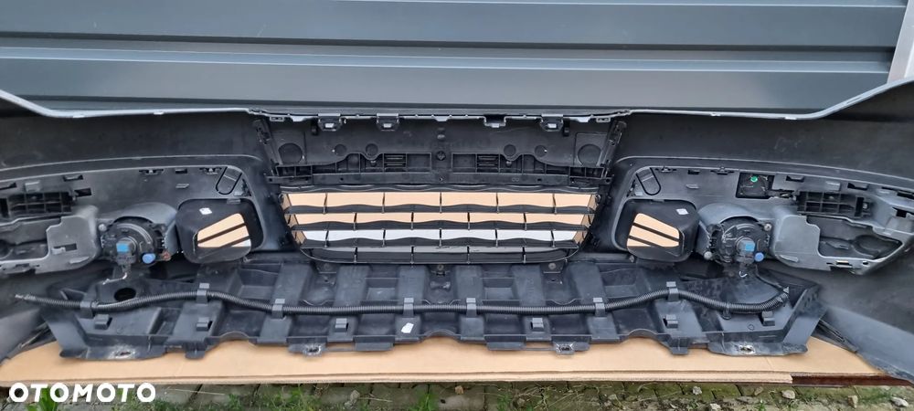 RENAULT LAGUNA III LIFT 2011- Zderzak przód oryginał MC031 - 10