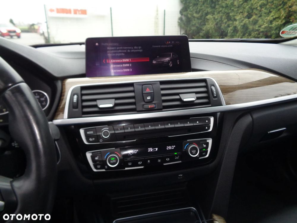 BMW Seria 3 320d Sport Line - 15