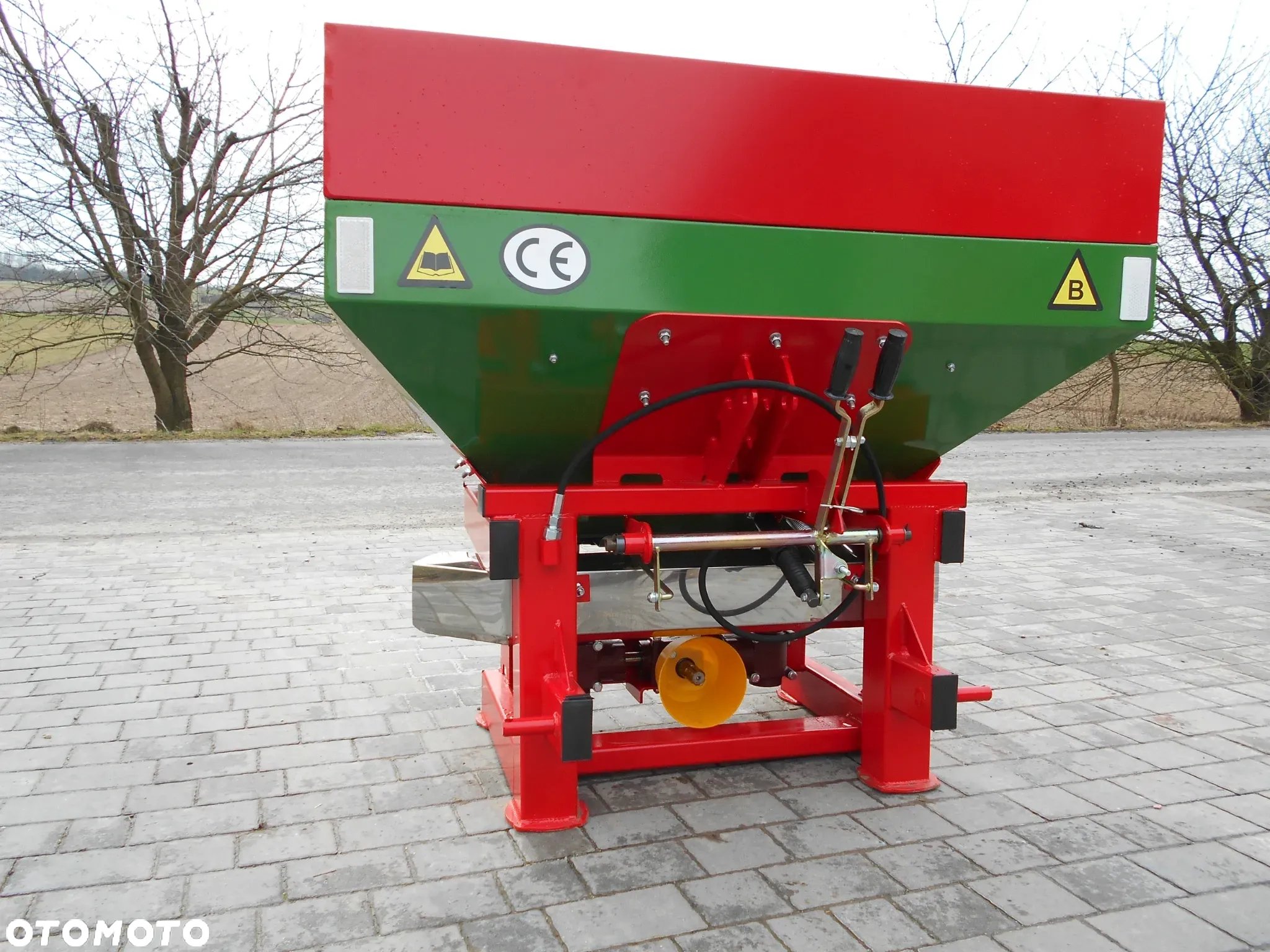 SIEWKA/ Siewnik/ ROZSIEWACZ Nawozów Hydraulika W Standardzie 600L, 800L, 1000L Szerokość Wysiewu 6-24mi 1200L. - 11