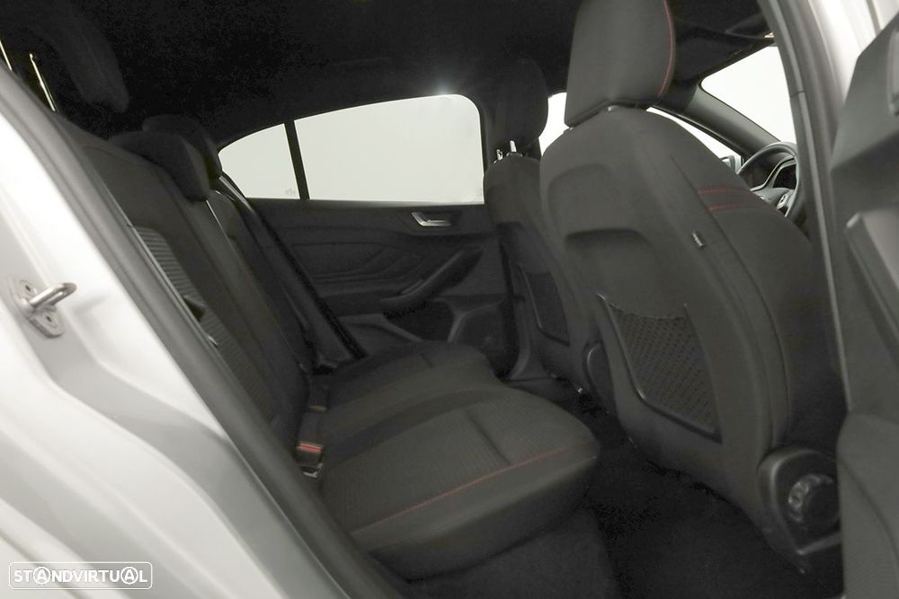 Ford Focus 1.0 EcoBoost MHEV ST-Line - 22