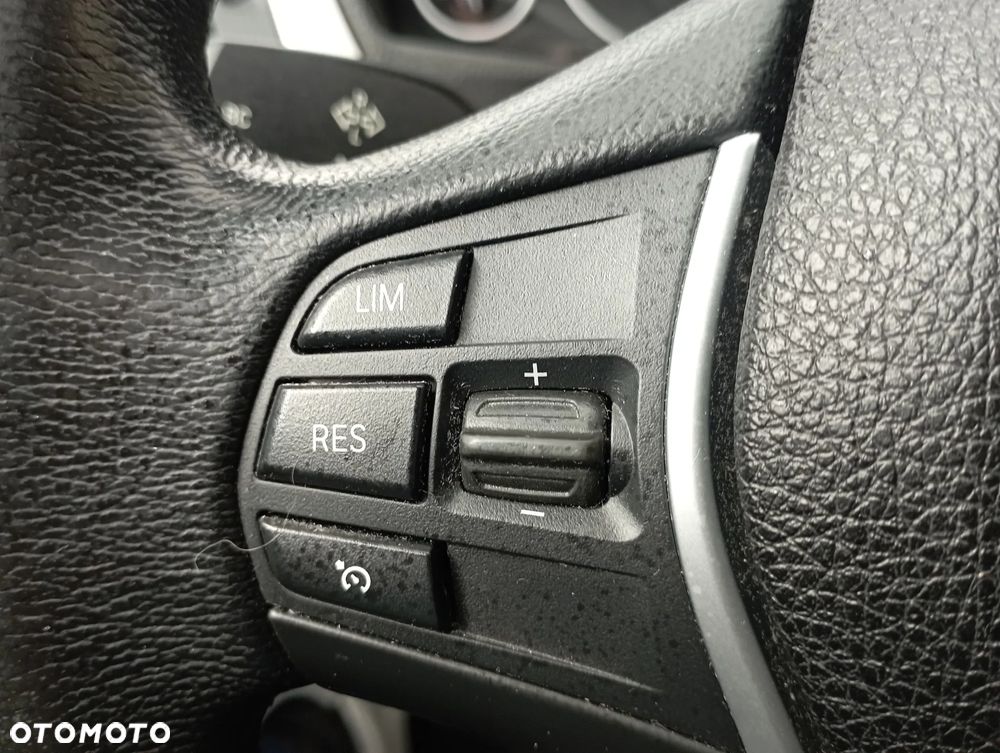BMW Seria 3 318i - 19