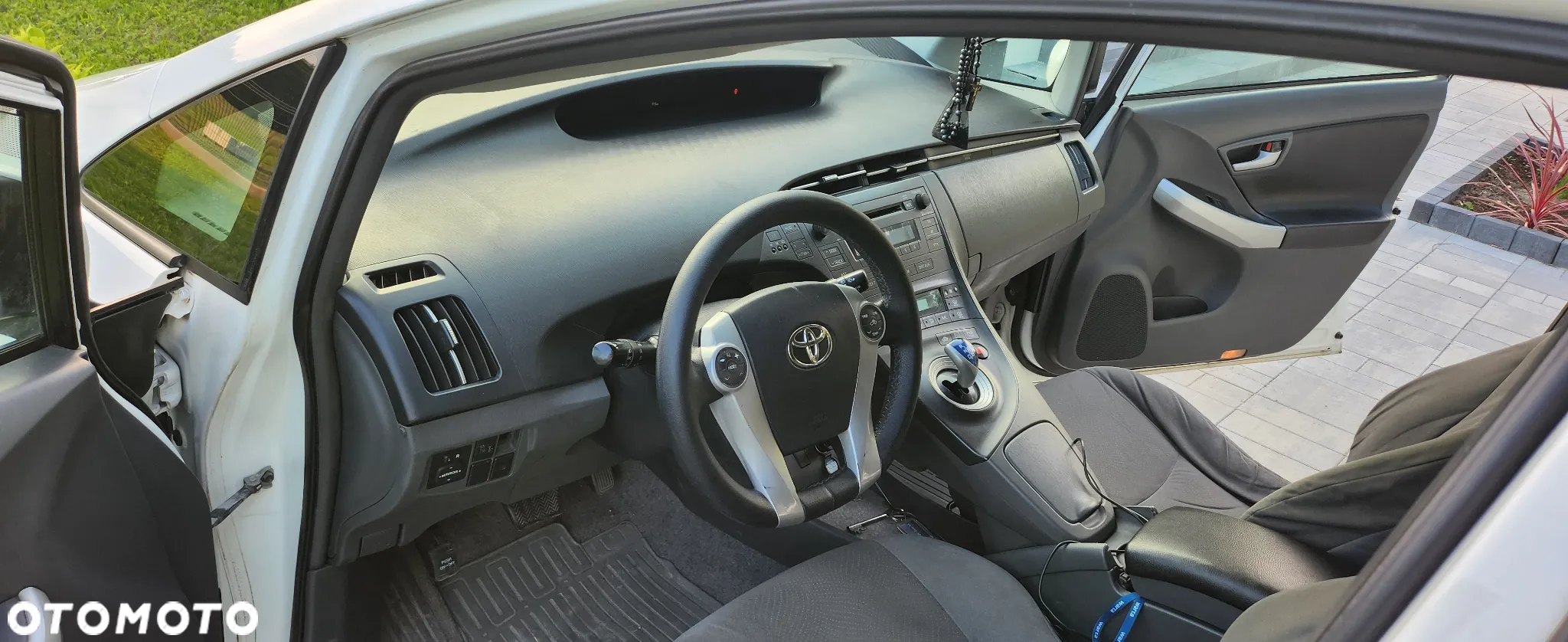 Toyota Prius (Hybrid) Comfort - 5