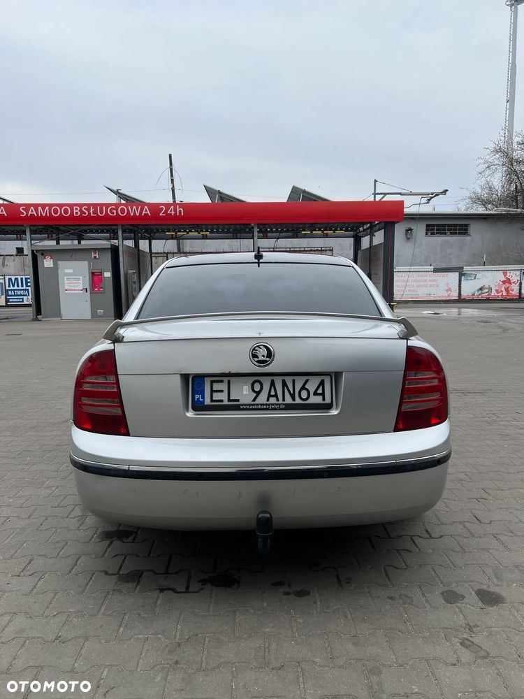 Skoda Superb 2.8 V6 Elegance - 9