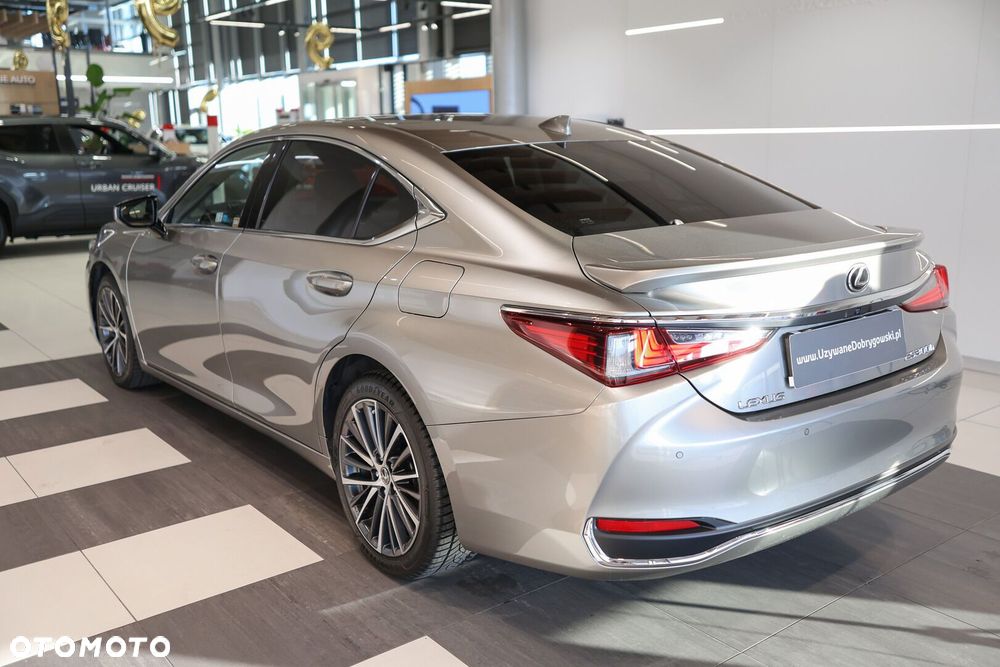 Lexus ES 300h Business Edition - 5