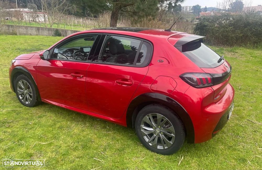 Peugeot e-208 Allure - 45