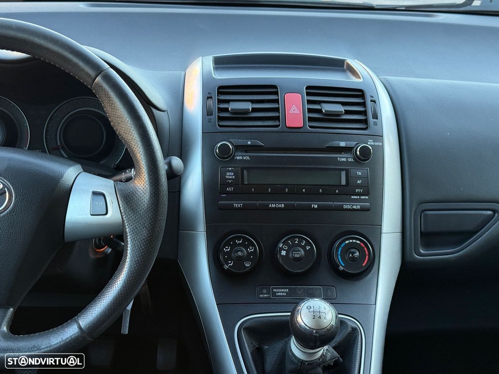 Toyota Auris 1.4 D-4D Sol DPF - 11
