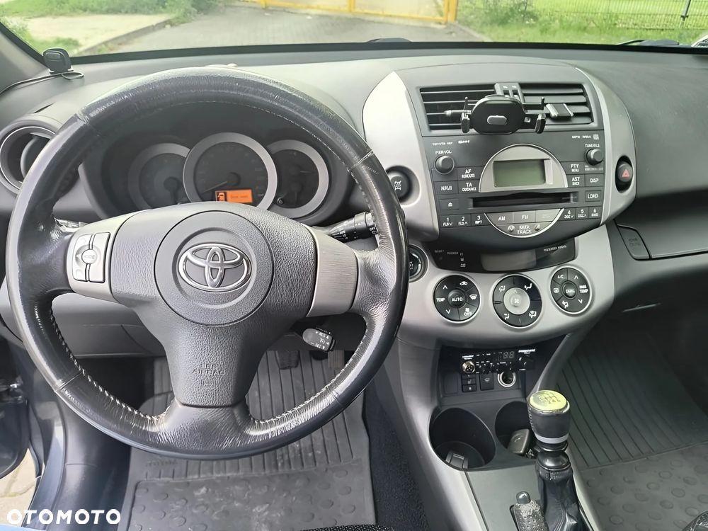 Toyota RAV4 - 11