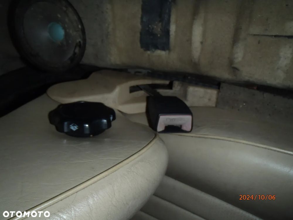 fotel kanapa tapicerka obicie boczek podłokietnik zagłówek skóra mercedes w 124 w124 - 16