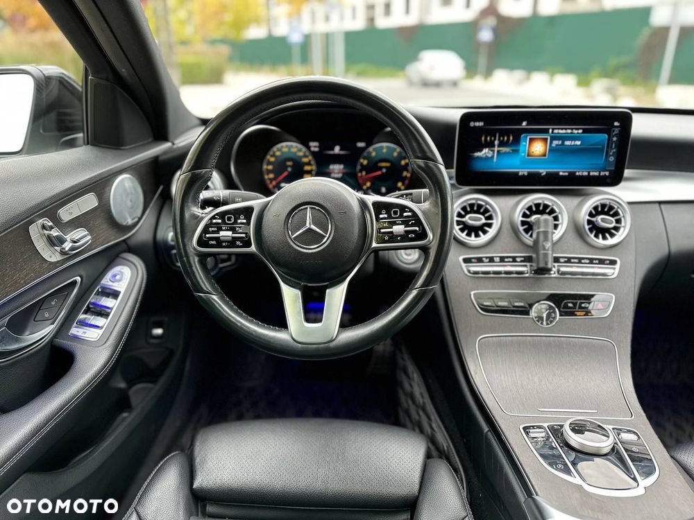 Mercedes-Benz Klasa C 300 9G-TRONIC AMG Line - 5