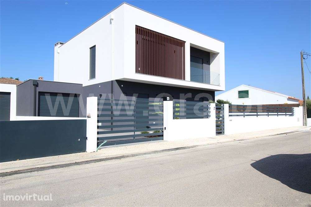 Moradia Isolada T4, Venda - Grande imagem: 2/24