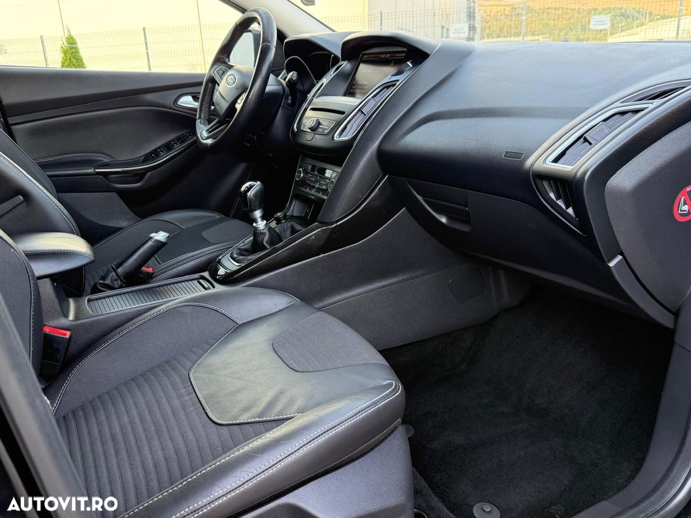 Ford Focus - 37