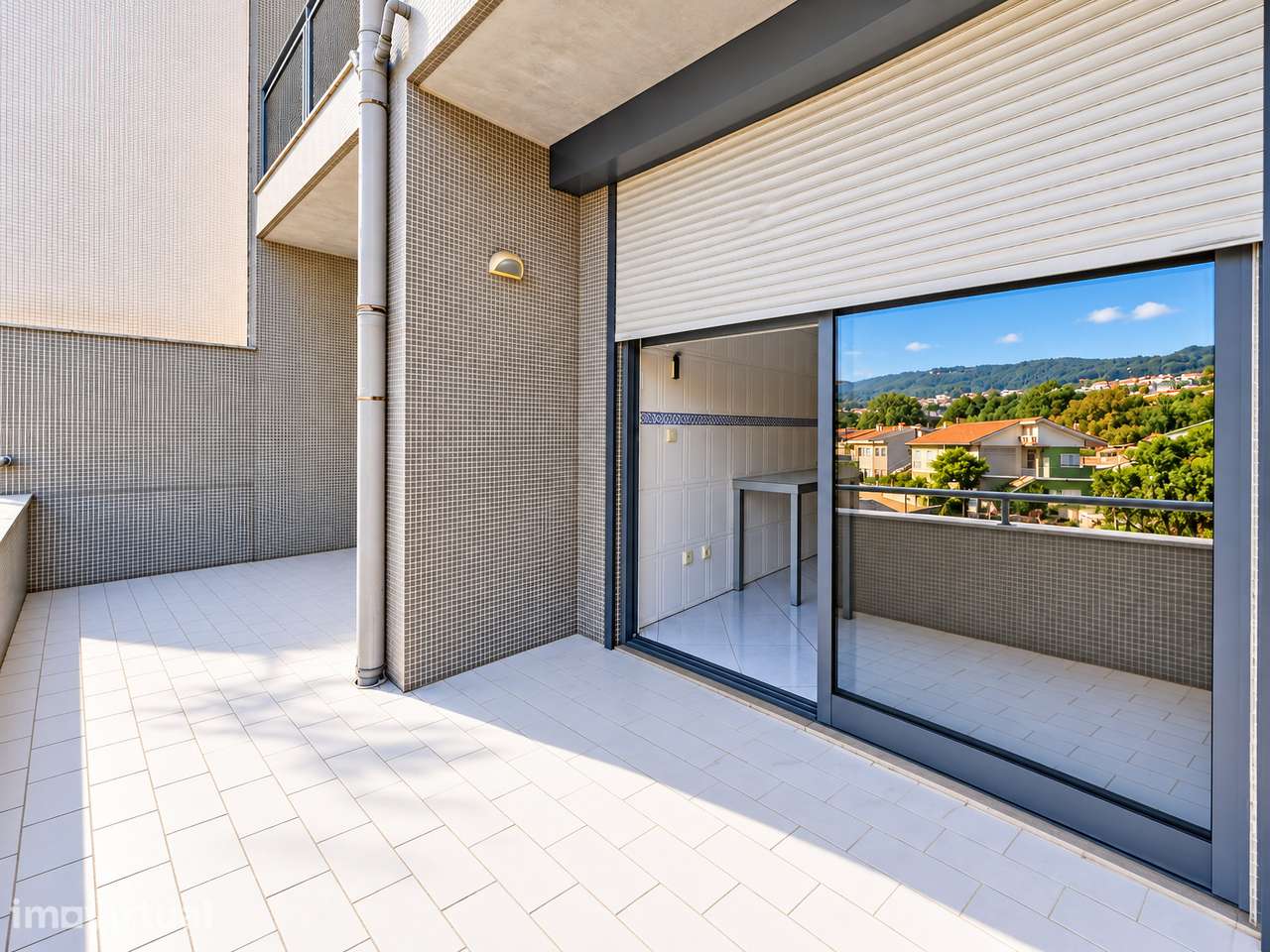 Excelente T2 na zona de Lamaçães, com Terraço e garagem fechada! - Grande imagem: 4/28