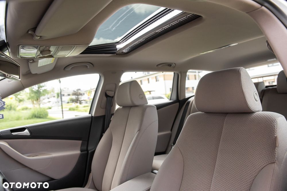 Volkswagen Passat - 19