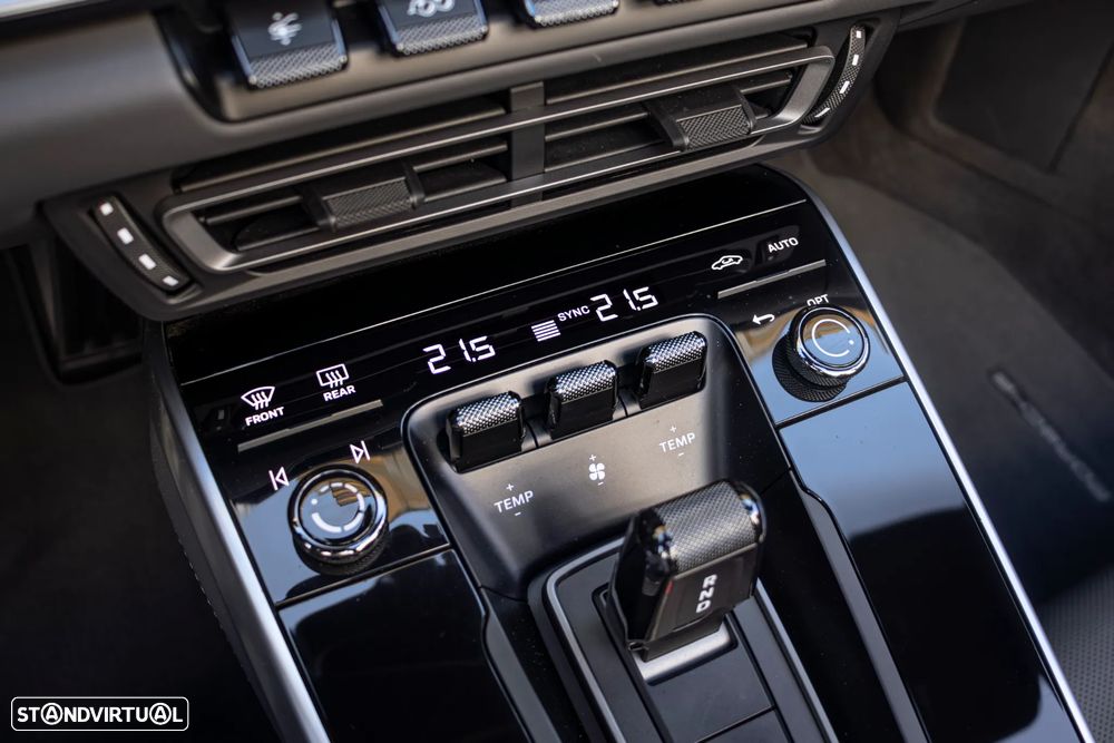 Porsche 911 (992) Turbo S PDK - 34