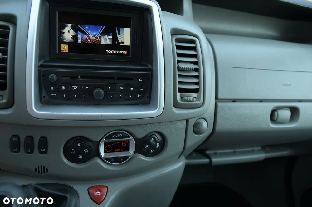 Renault Trafic Grand Passenger Black Edition - 28