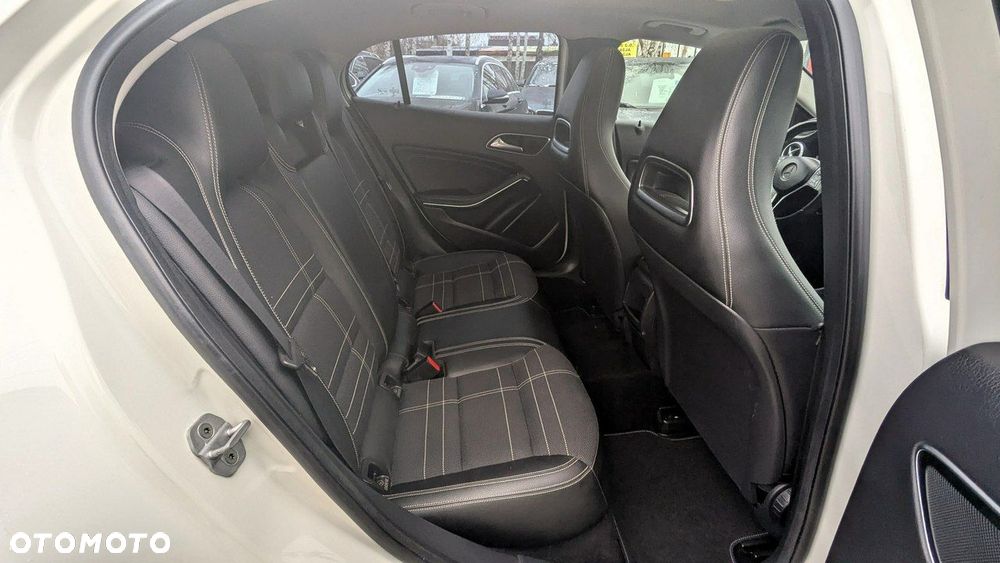 Mercedes-Benz GLA - 15