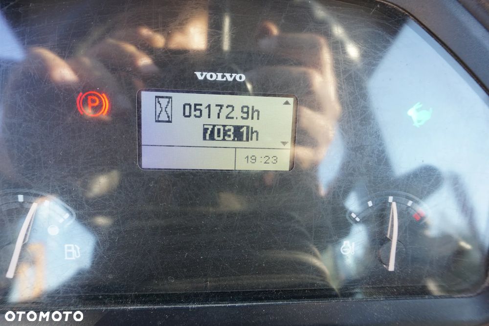 Volvo L 30G 5100h Krokodyl Widly - 17